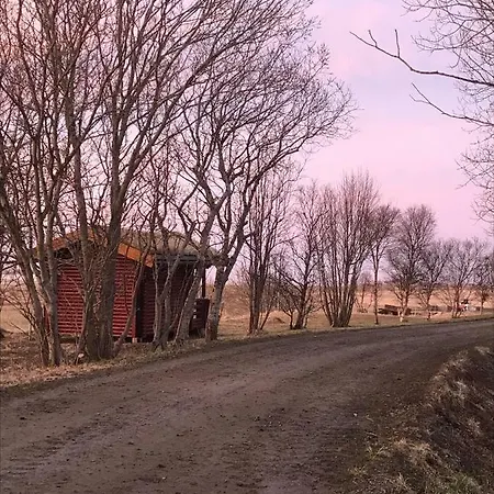 Gardshytten, Dverbergveien 143 *